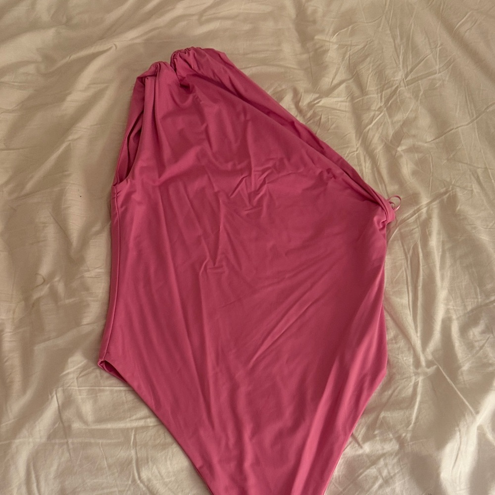 RARE Edikted Pink One shoulder Bodysuit